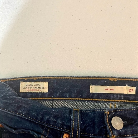 Levi's Wedgie Button Fly High Waist Straight Leg Jean Medium Wash Size 27 - Picture 13 of 15
